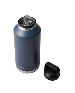 YETI Rambler Botella de 64 onzas, aislada al vacío, acero inoxidable con tapa Chug, azul marino